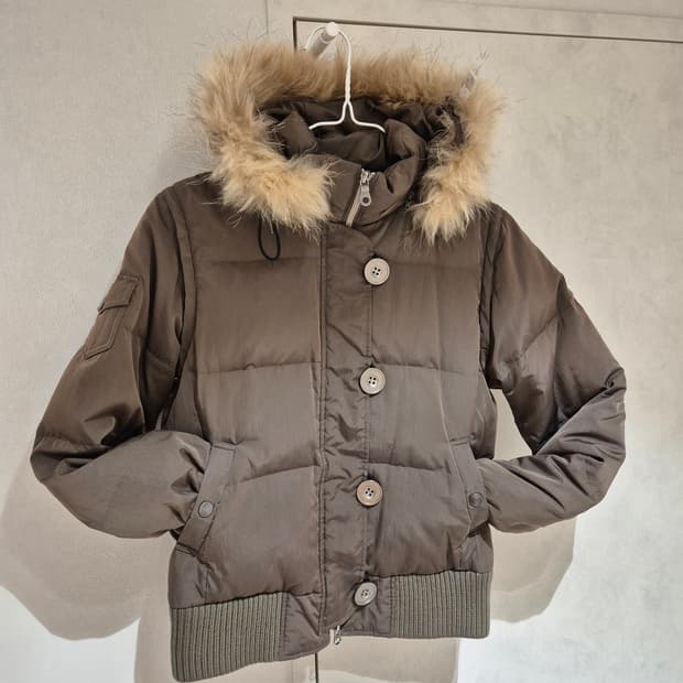 콤 사 이즘 브라운 패딩