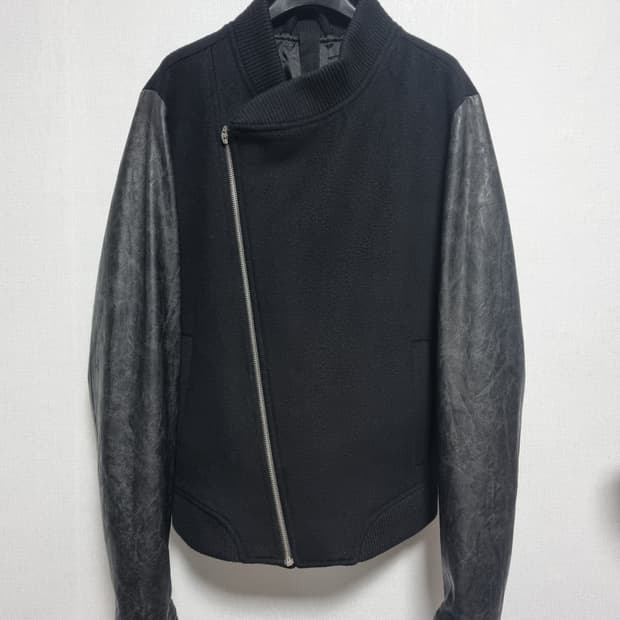 Army of me 레더자켓