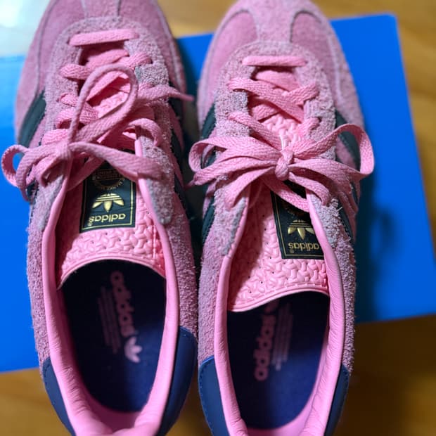 아디다스 가젤 인도어 핑크 스니커즈