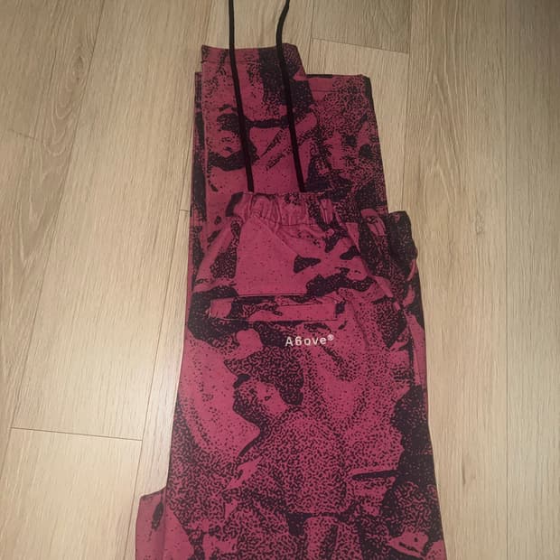 A6ove Pants M