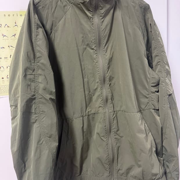 룰루레몬 남성 바람막이 팝니다