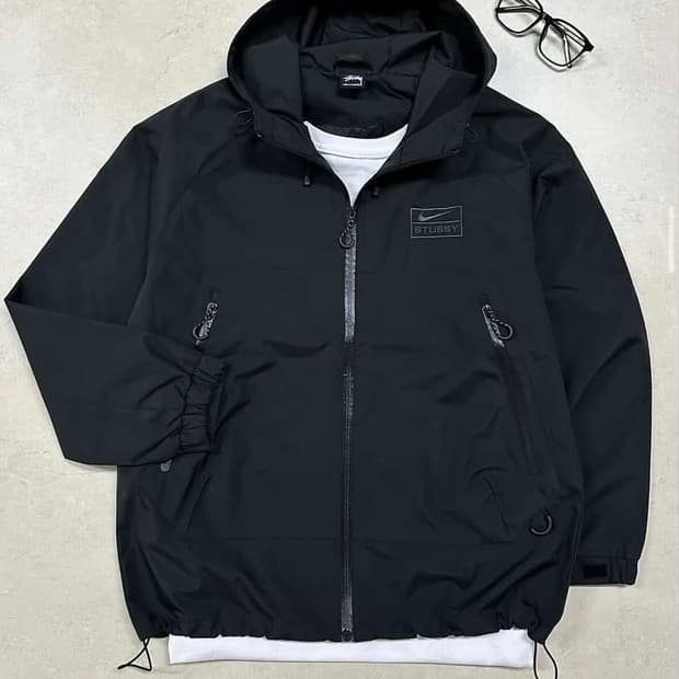 나이키 스투시 (나투시)후드 바람막이 판매합니다