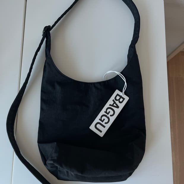 BAGGU 바쿠 블랙 숄더백