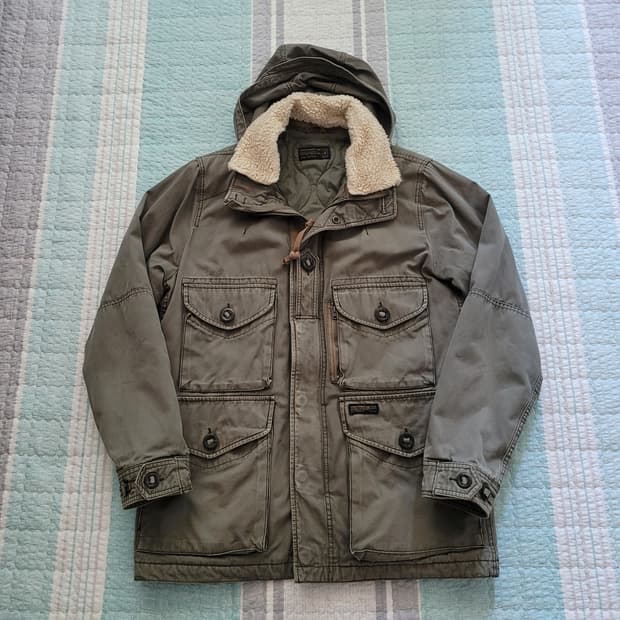 아베크롬비 신형 밀리터리 유틸리티 누빔야상자켓 M 105사이즈