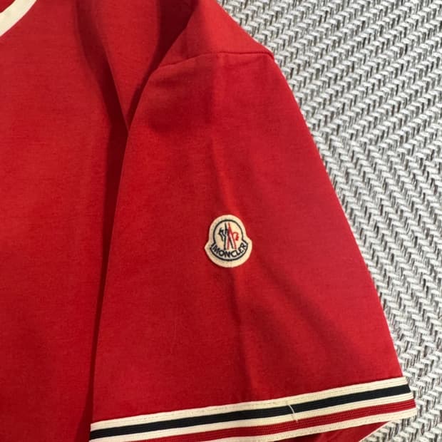 명품의류 정품) 몽클레어 반팔 L (상태 A)