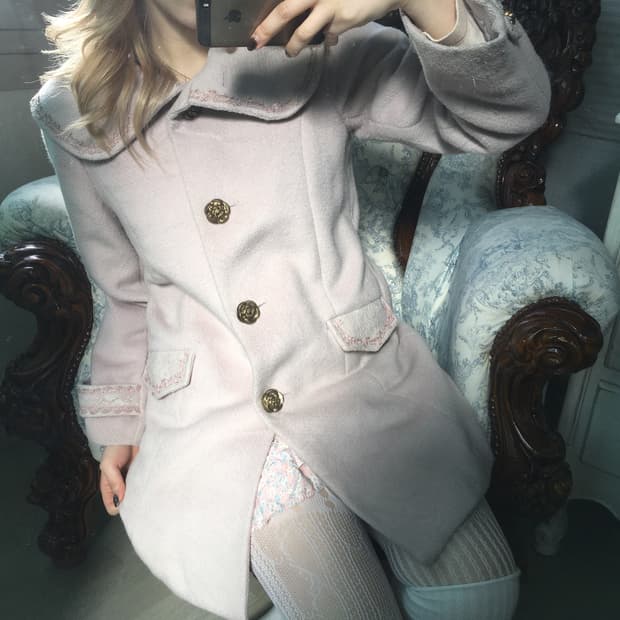 axes femme gyaru palepurple lace coat  