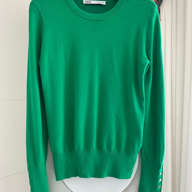 자라 Zara 라운드 니트스웨터