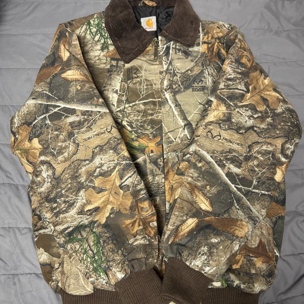 칼하트 리얼트리 봄버