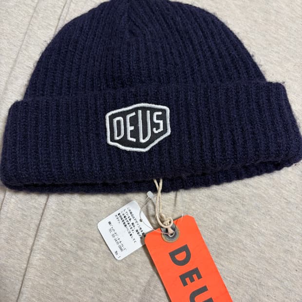 데우스 엑스 마키나 쉴드 비니 네이비