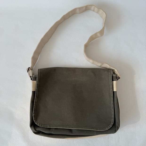 마지언타이틀(mazi untitled) 헤비 캔버스 크로스백