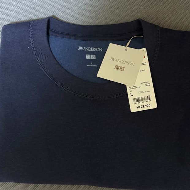 유니클로 바이컬러 티셔츠 네이비