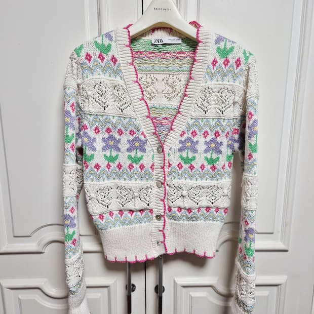 ZARA 플라워 패턴 니트 가디건