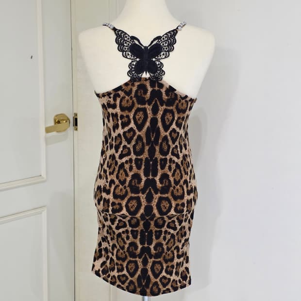 오네갸루 호피레오파드 버터플라이 레이스 등트임 슬리브리스