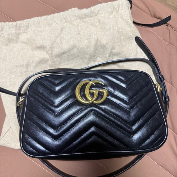 구찌 마몬트 마틀라세 크로스백 블랙  (정품 아닐시 100프로 환불)