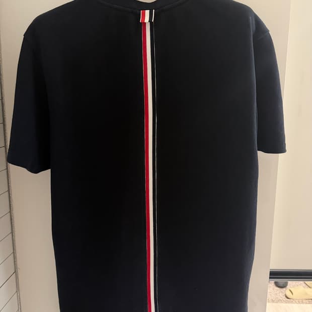 톰브라운 백삼선 네이비 반팔 티셔츠 급처