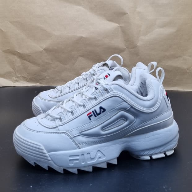 휠라 디스럽터2 여성운동화235 