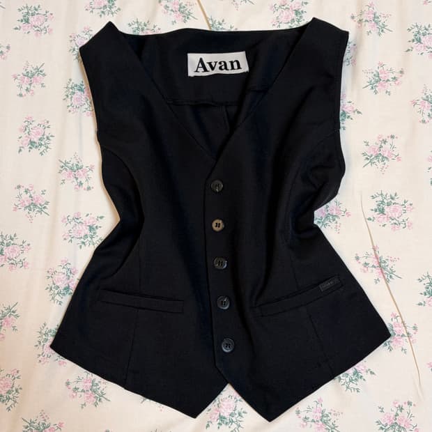 어반드레스 Embroidery Vest BLACK 블랙 검정 베스트 조끼