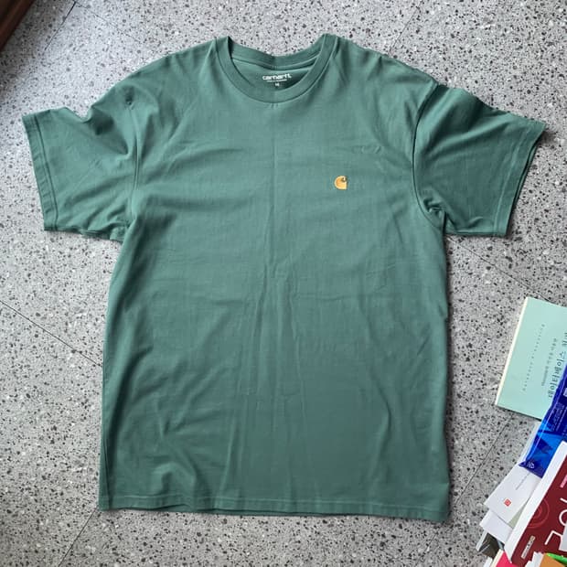 [M] 칼하트 wip 체이스 로고 반팔 티