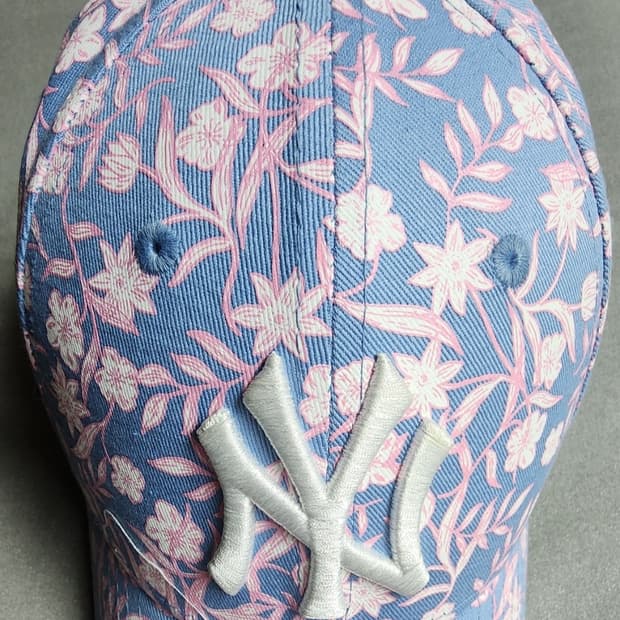 새상품 뉴에라 9FORTY WOMEN 플로럴 볼캡 팝니다 (플라워 볼캡)