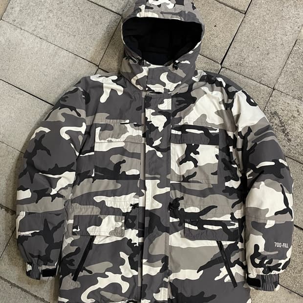 슈프림 다운타운 카모 파카 