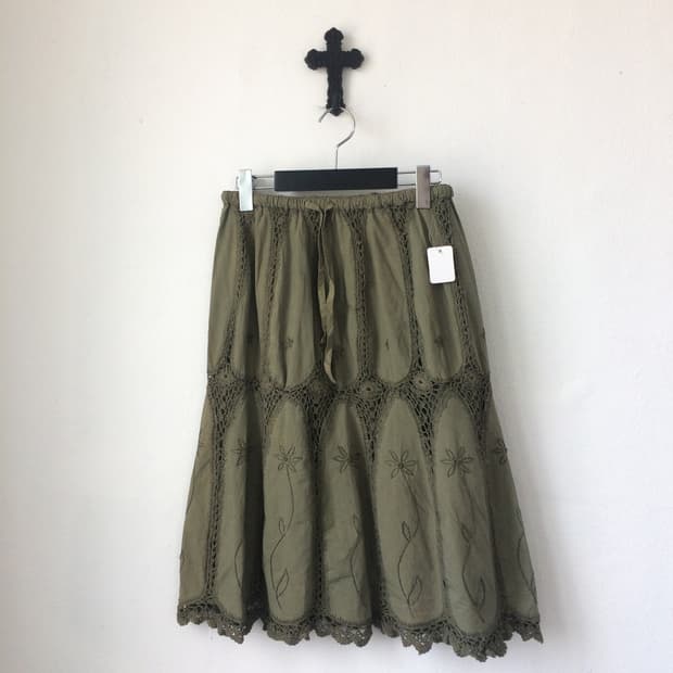 Crochet layer embroidery midi skirt