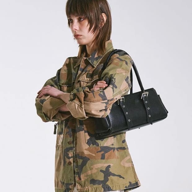 샌드뮤지엄 로버 숄더 백 (블랙)