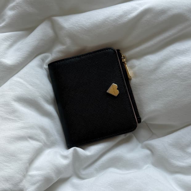 질스튜어트 여성 하트 참 반지갑 블랙핑크