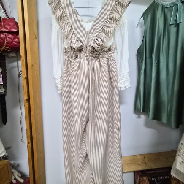 랩 프릴 점프수트.자라 에스닉 프릴 블라우스