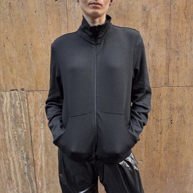 머듈 넥집업 블랙