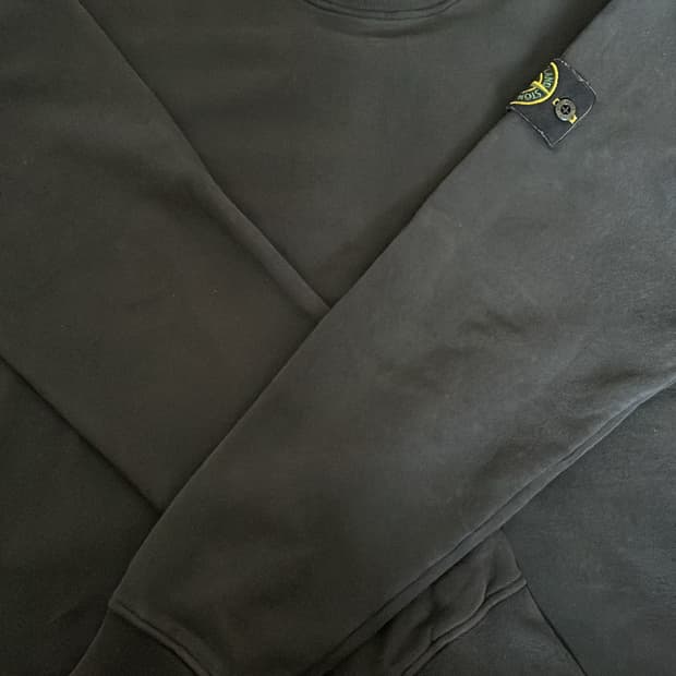 스톤아일랜드 블랙 맨투맨