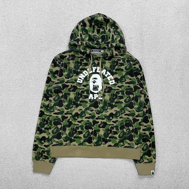베이프 x 언디핏 ABC 컬리지 풀 오버 카모 후드티