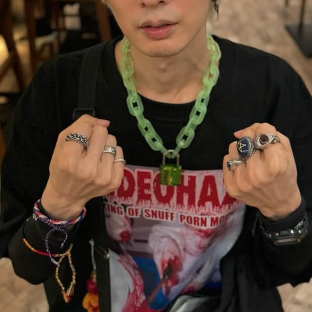 Video Haze 고어 지뢰계 멘헤라 반팔 티셔츠 블랙