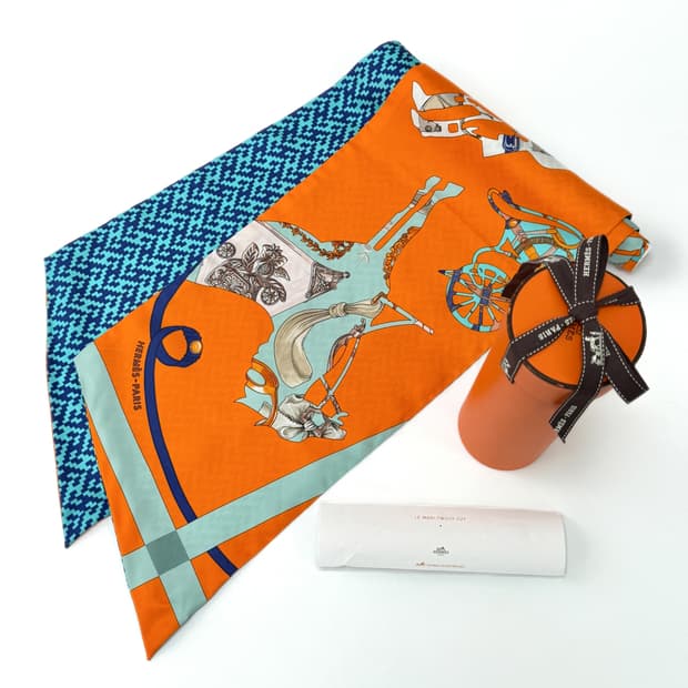 에르메스 맥시 트윌리 컷 스카프