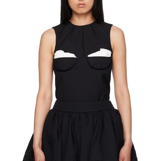 슈슈통 플리츠 디테일 슬리브리스