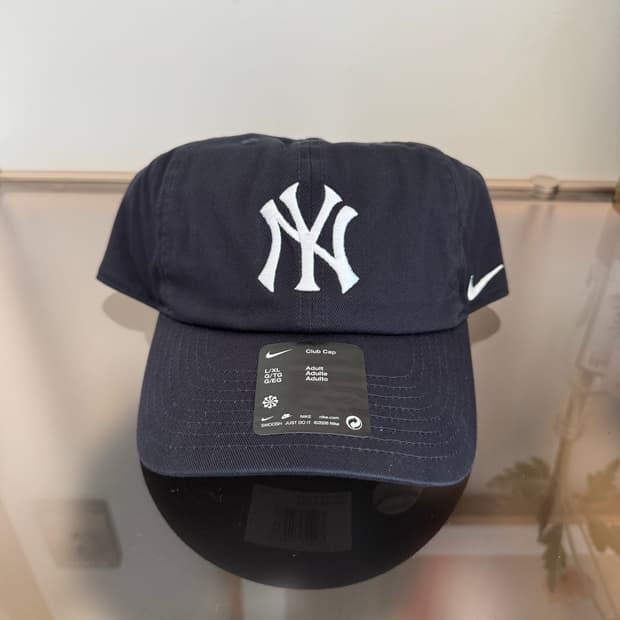 NIKE X MLB NEW YORK YANKEES LOGO CAP
