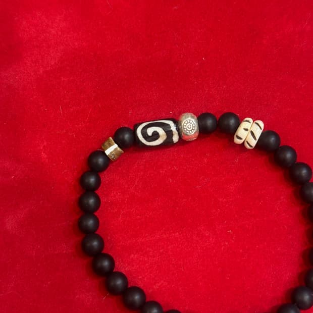 Musta Black Spiral Totem Bracelet
