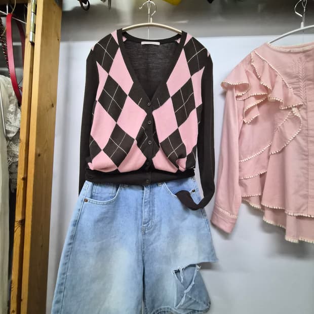 유니클로 얄상울 아가일 가디건