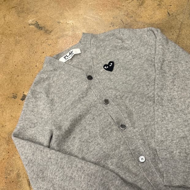 꼼데가르송 그레이 가디건