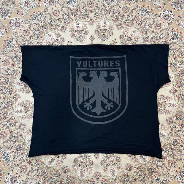 이지 벌쳐스 크롭 로우컷 티셔츠 칸예