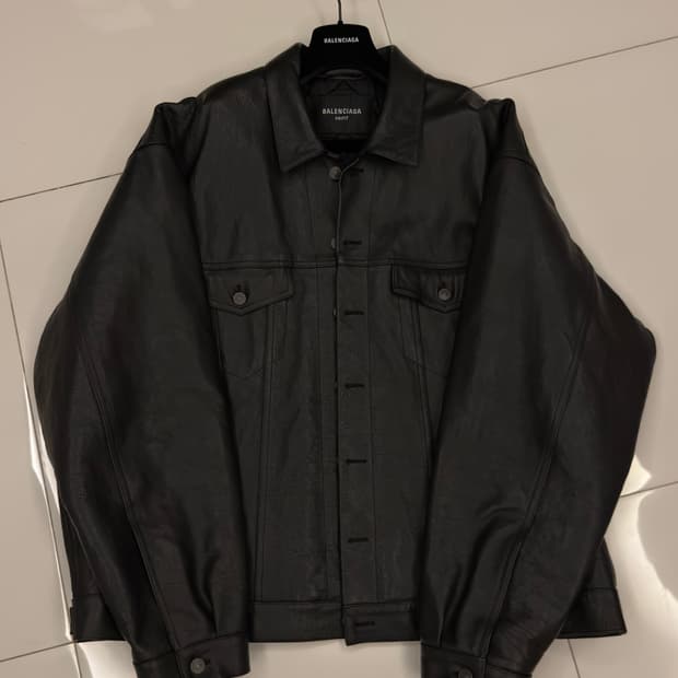 발렌시아가 데님스타일 버팔로 자켓