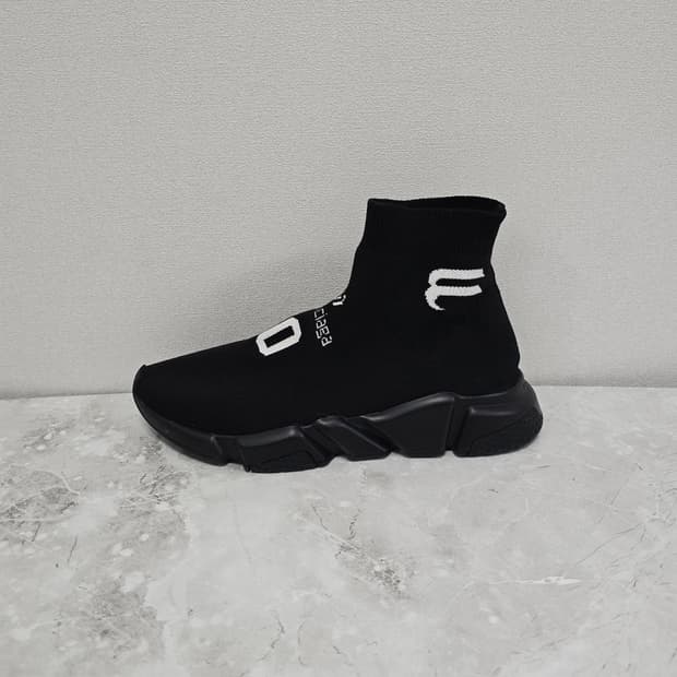 발렌시아가 10 로고 스피드러너 스니커즈 신발 41사이즈 265 270