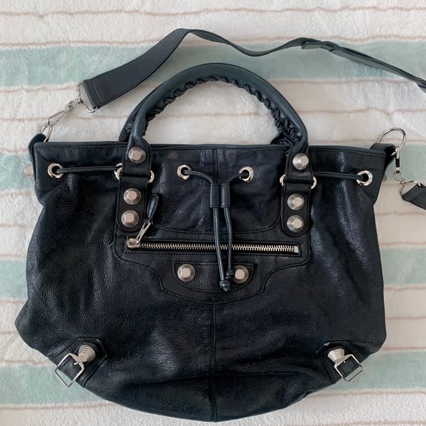 발렌시아가 자이언트 블랙 은장 가방