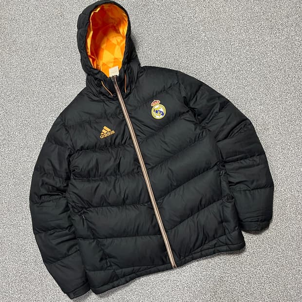 아디다스 레알마드리드 패딩 점퍼