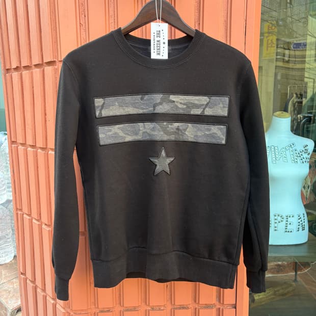 지방시 스웻셔츠