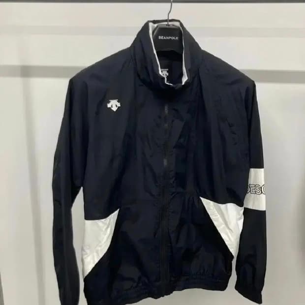 데상트 바람막이 자켓