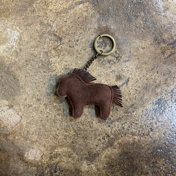 사슴가죽 말 키링