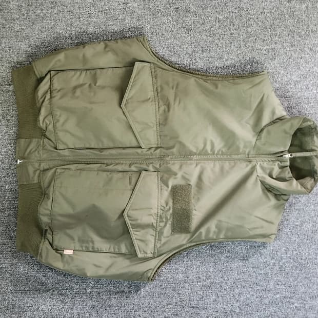 Hinson 힌슨 조끼 패딩