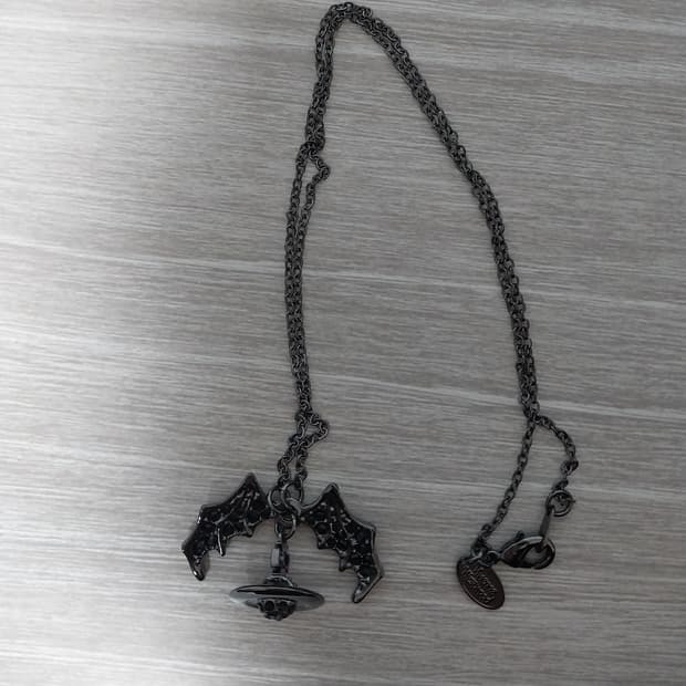 비비안웨스트우드 박쥐목걸이