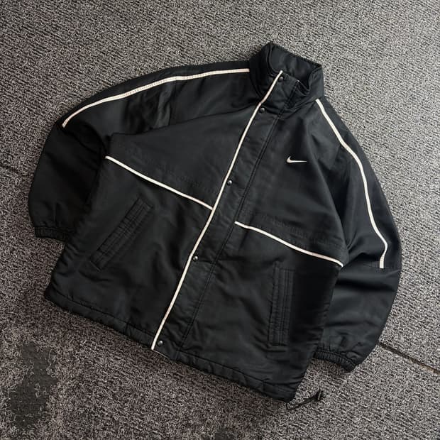 나이키 스우시 올드스쿨 블랙 누빔 자켓 3417