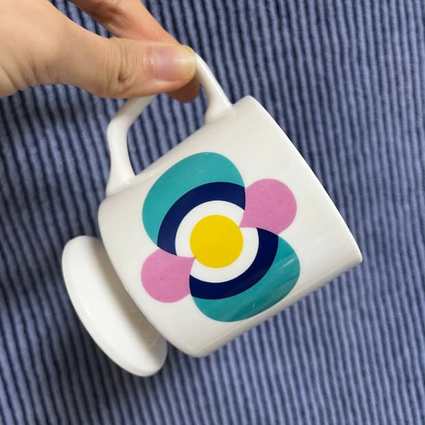 22kitchen 꽃무늬 머그컵